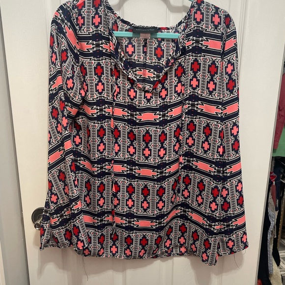 American City Wear Red and White Graphic Blouse with Cuffed Long Sleeves - Picture 5 of 10